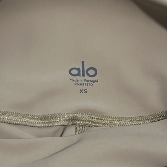 Alo Warrior Leggings - Picture 4 of 4